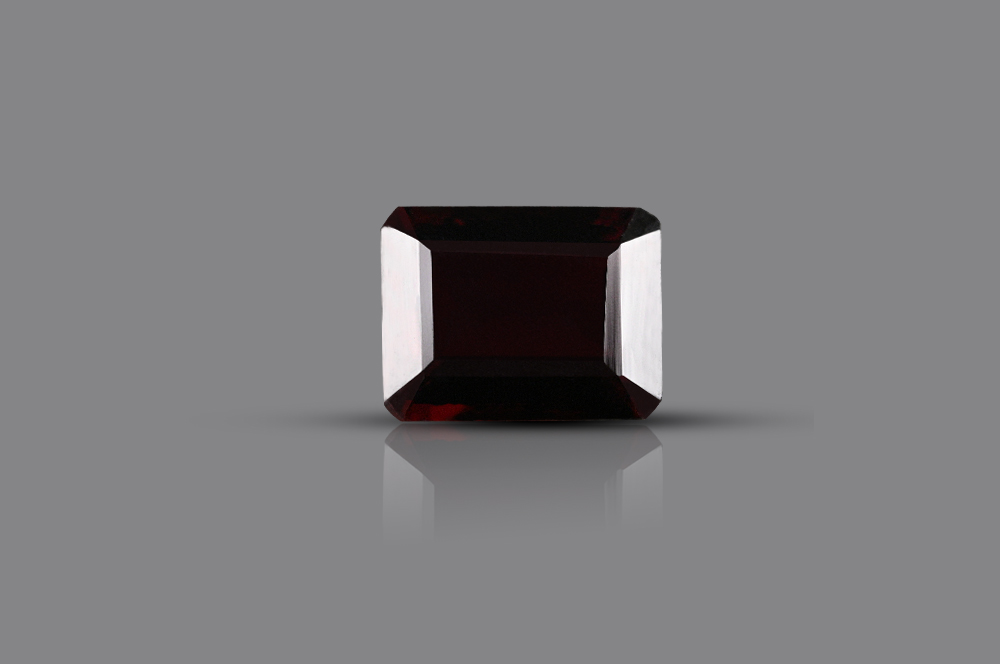 Red Garnet 5 Carats