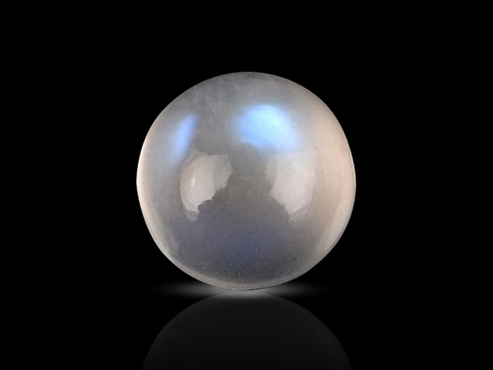 Ceylonese Moon Stone - 4.40 Carats