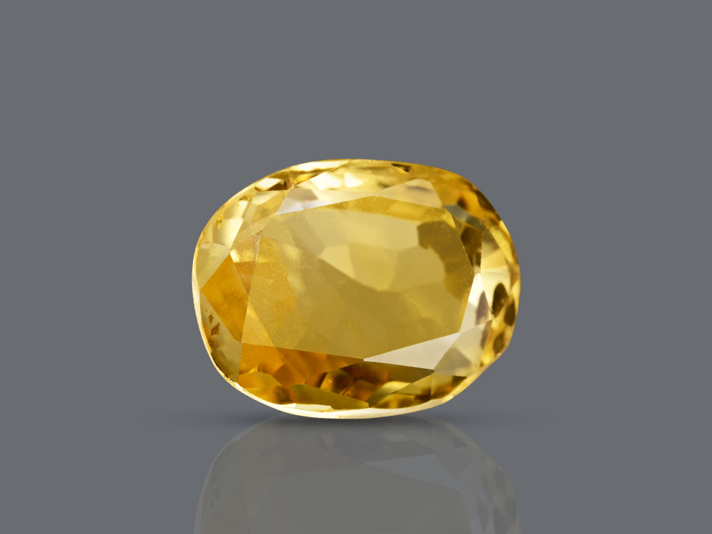 Yellow sapphire - 3.45 Carats
