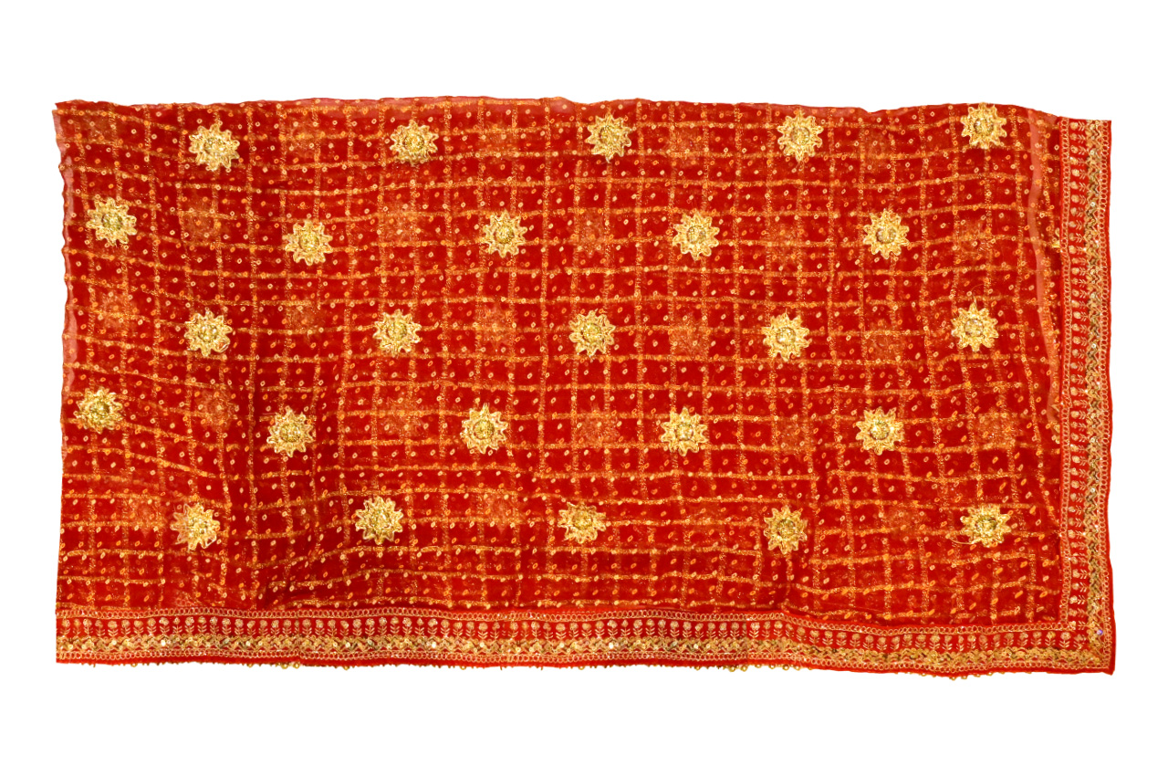 Bandhani Mata ki Chunri Golden Flowers & Beads Lace