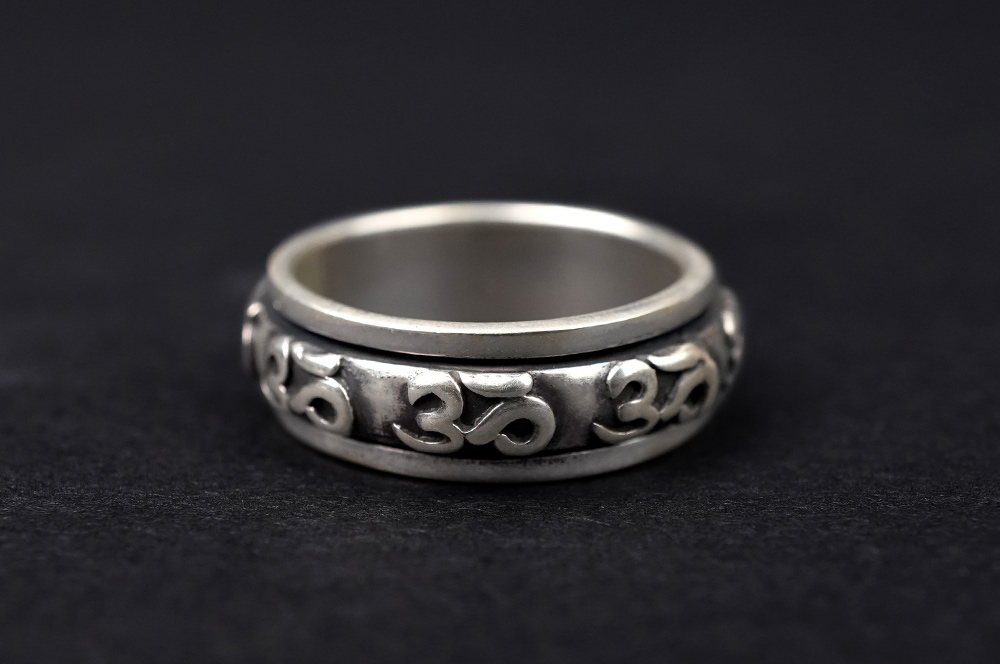 Oxidized 925 Silver Fidget Spinner Band OM Ring