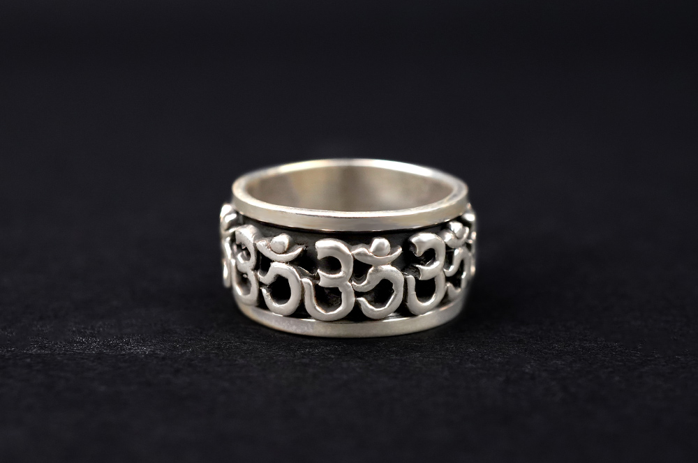 OM Design 925 Silver Oxidized Fidget Spinner Band Ring