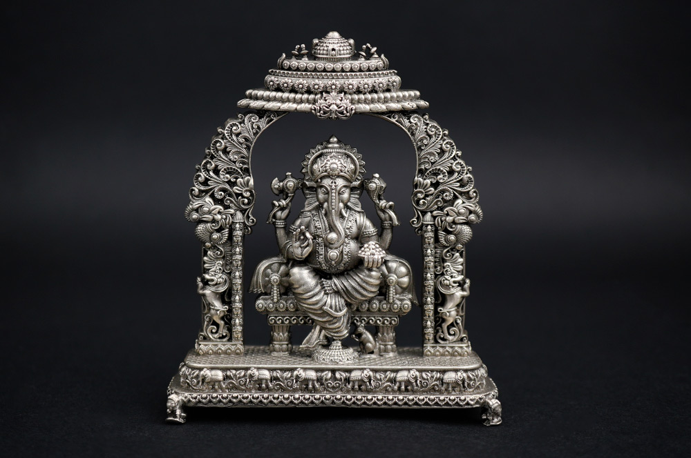 Mukut Ganesh With Prabhavalli Frame Arch 925 Sterling Silver Idol