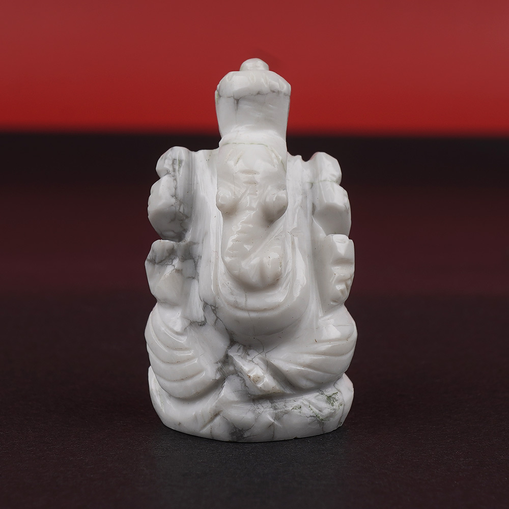 Howlite Ganesha Idol - 17 gms