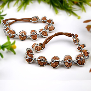 Indrakshi Bracelet Java In Silver (Java)