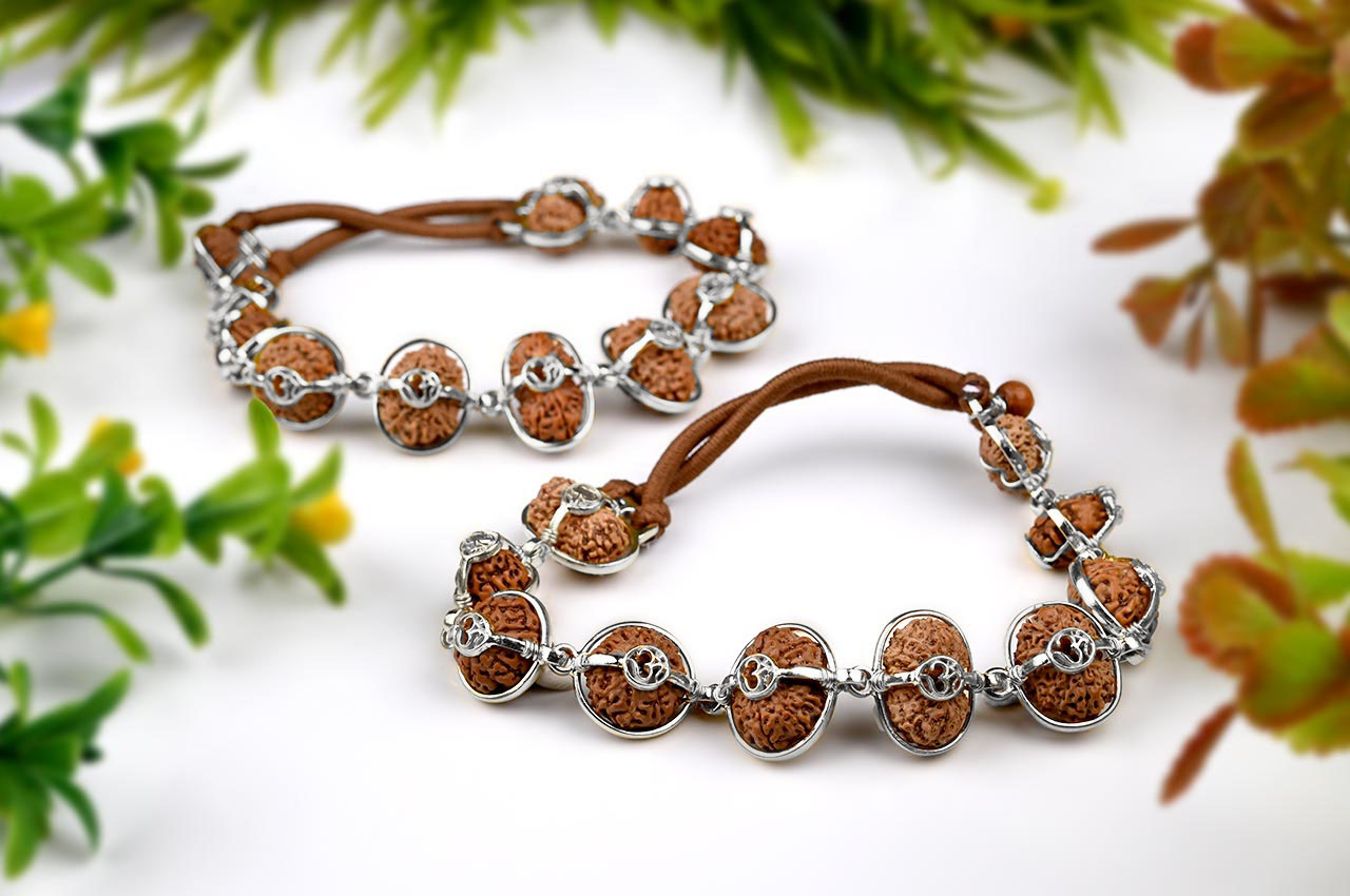 Indrakshi wrist mala in silver