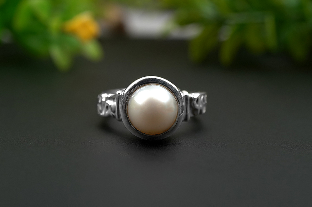 Pearl Ring in pure silver