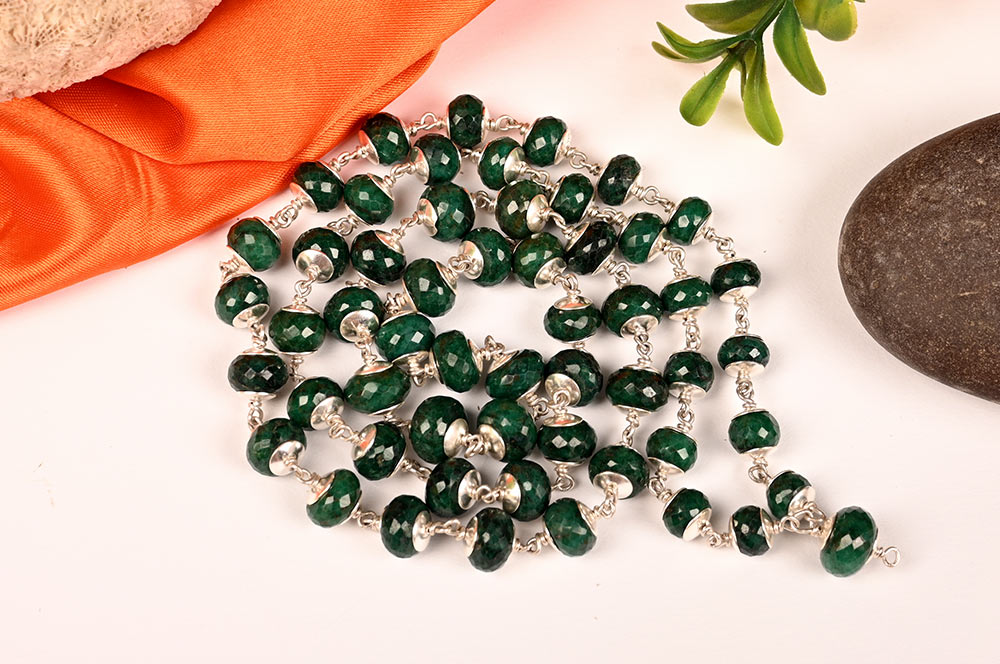 Green Emerald Button shape Beads Mala in Silver