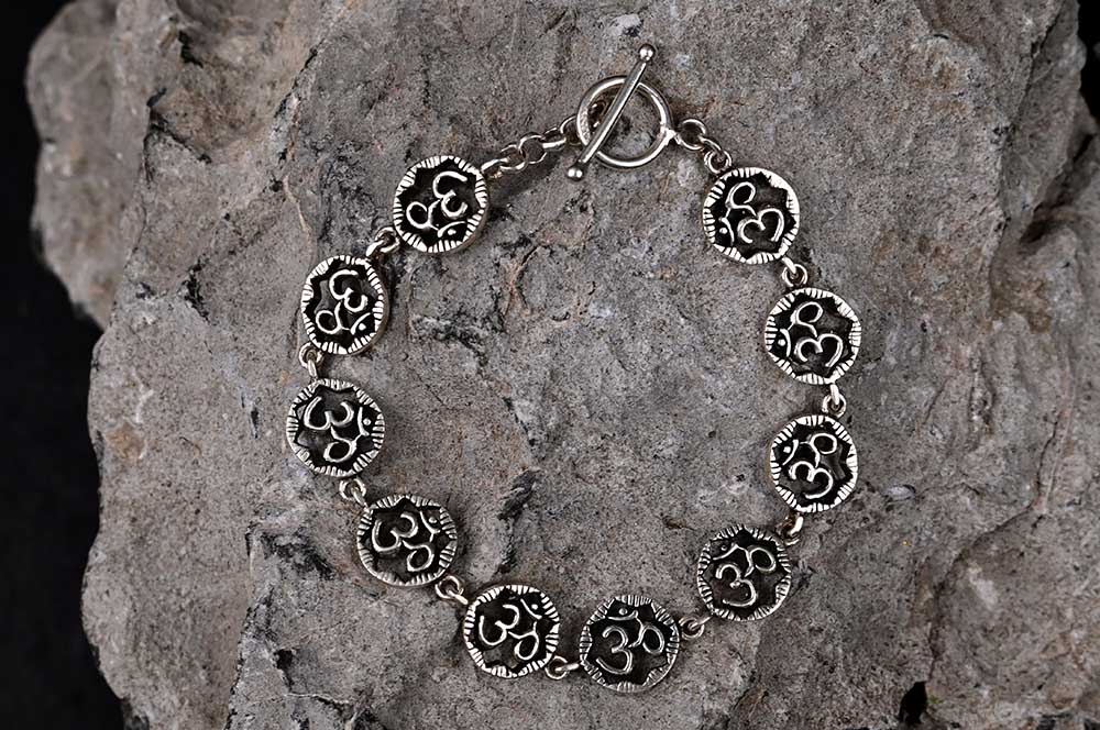 OBS01-1-Om Bracelet in pure silver Design II