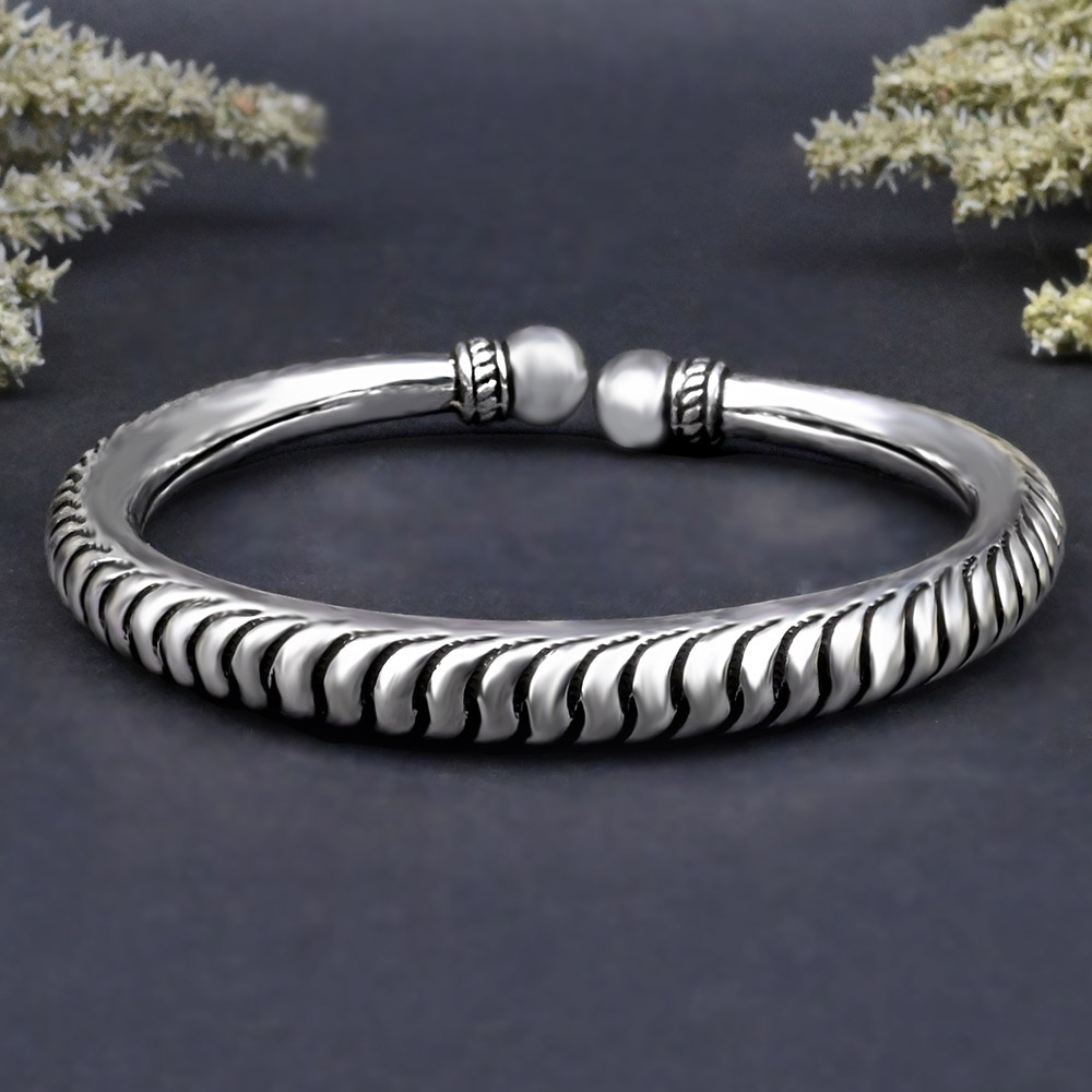 925 Silver Swirled Kada Bracelet