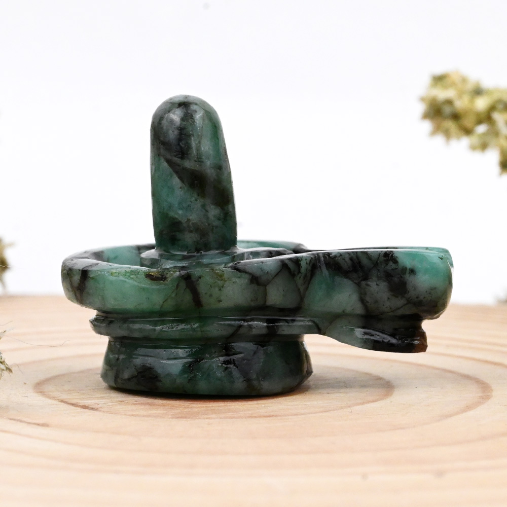 Emerald Shivlinga - 105 Carats