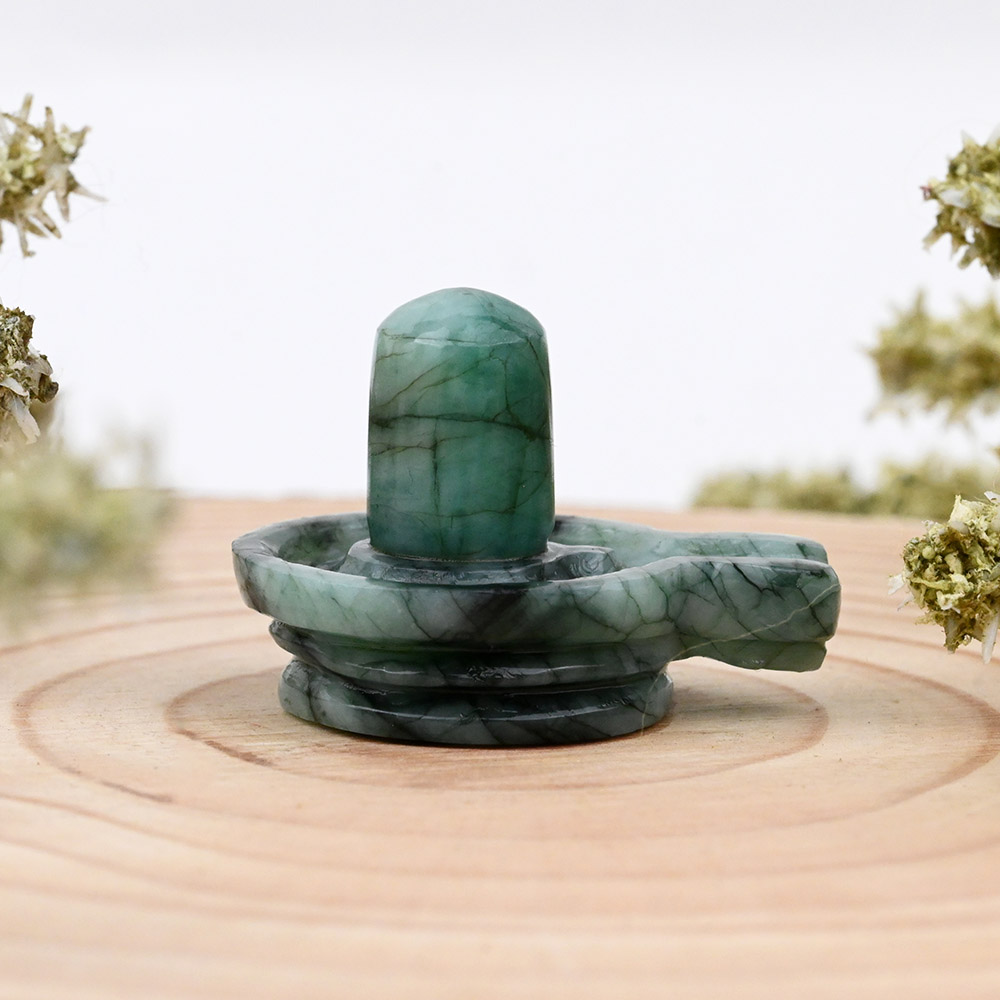 Emerald Shivlinga - 71 Carats