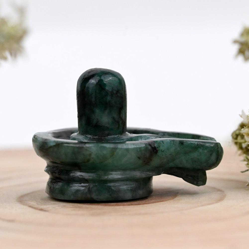 Emerald Shivlinga - 68.05 Carats