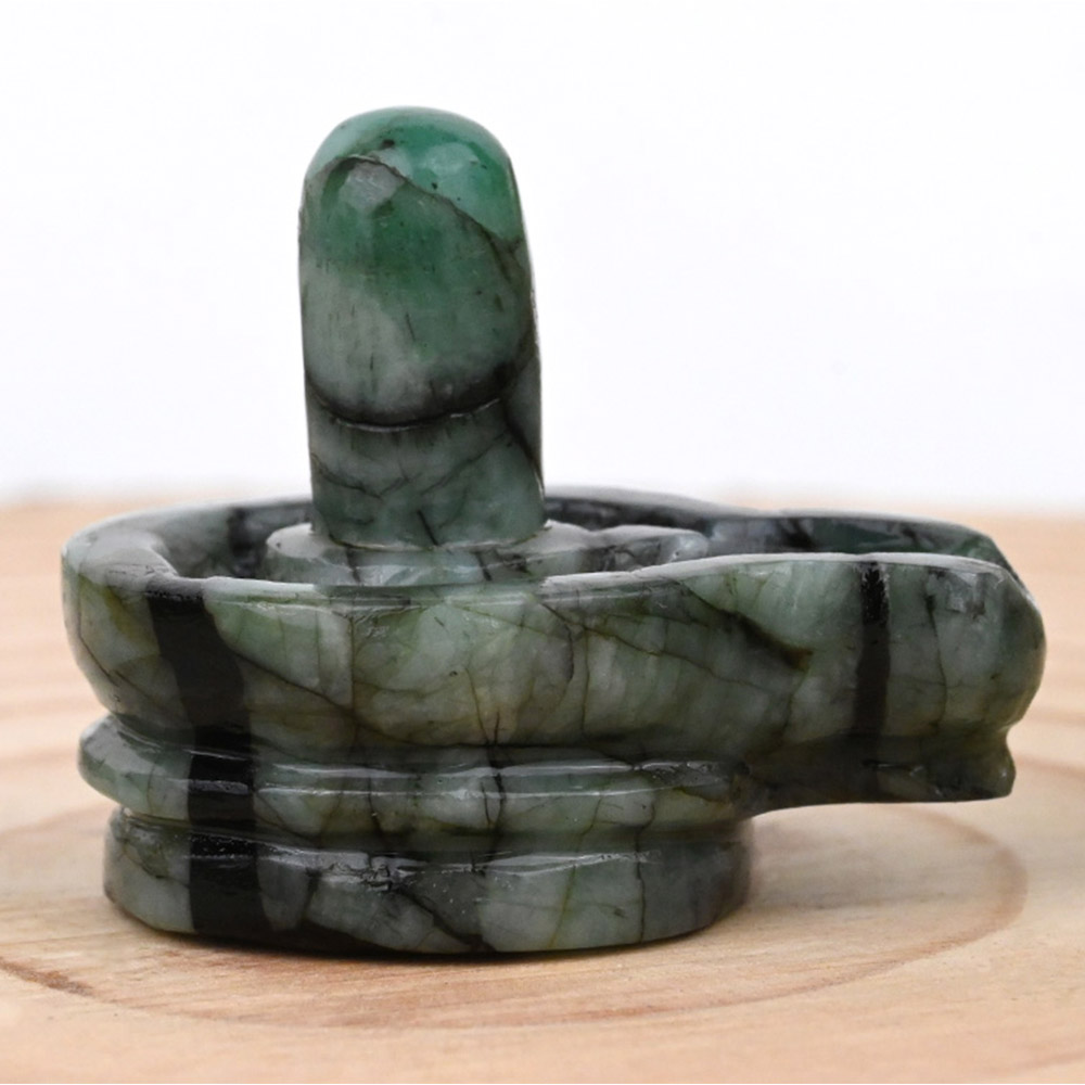 Emerald Shivlinga - 76.75 Carats