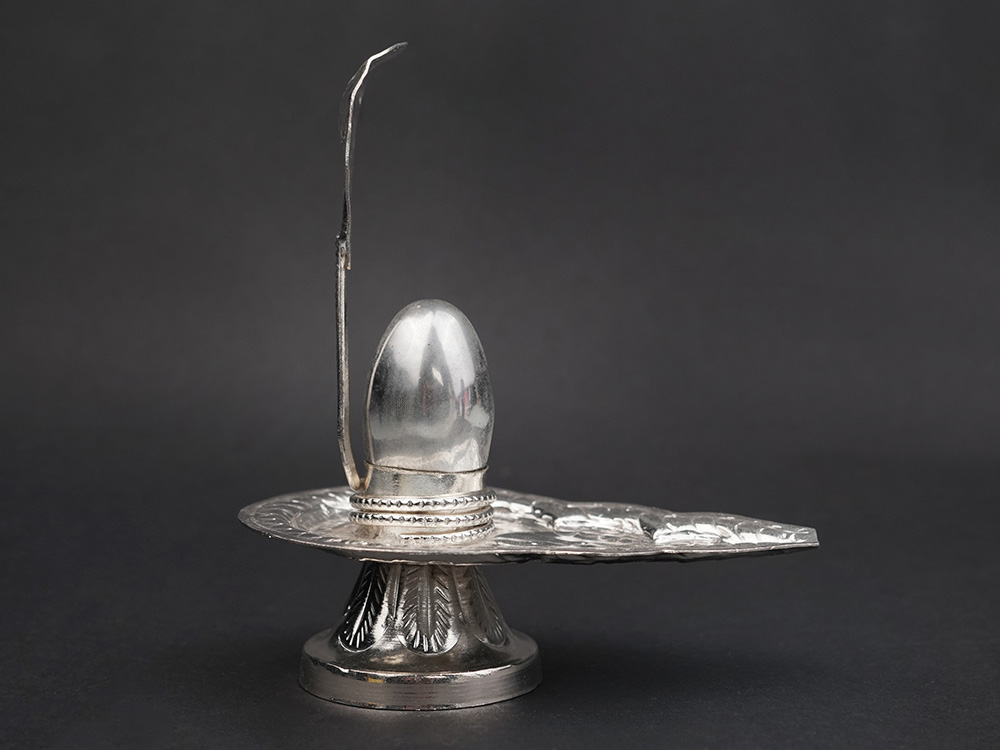 Parad Lingam in German Silver Yoni Base