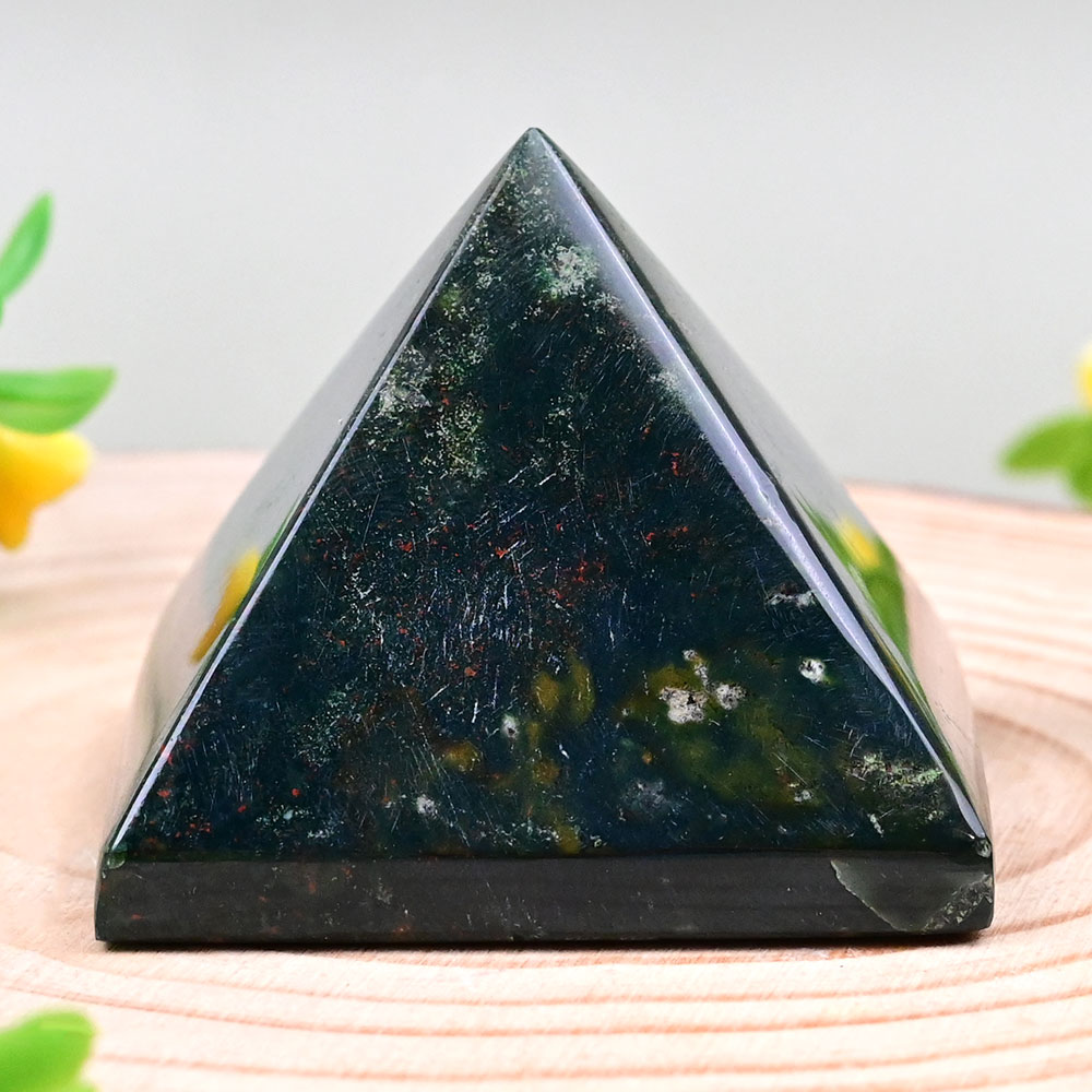 Bloodstone Pyramid - 139 gms