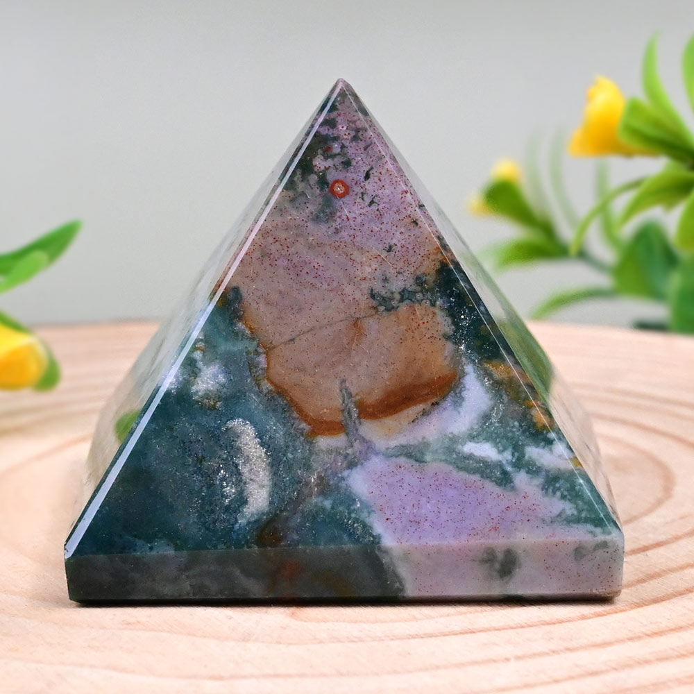 Bloodstone Pyramid - 137 gms