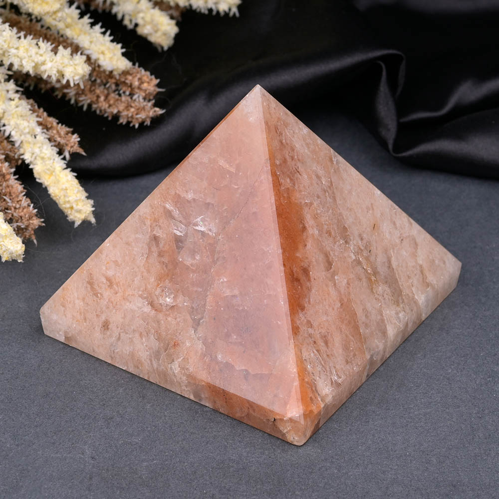 Red Jade Pyramid (400 to 410 gms) - One Piece