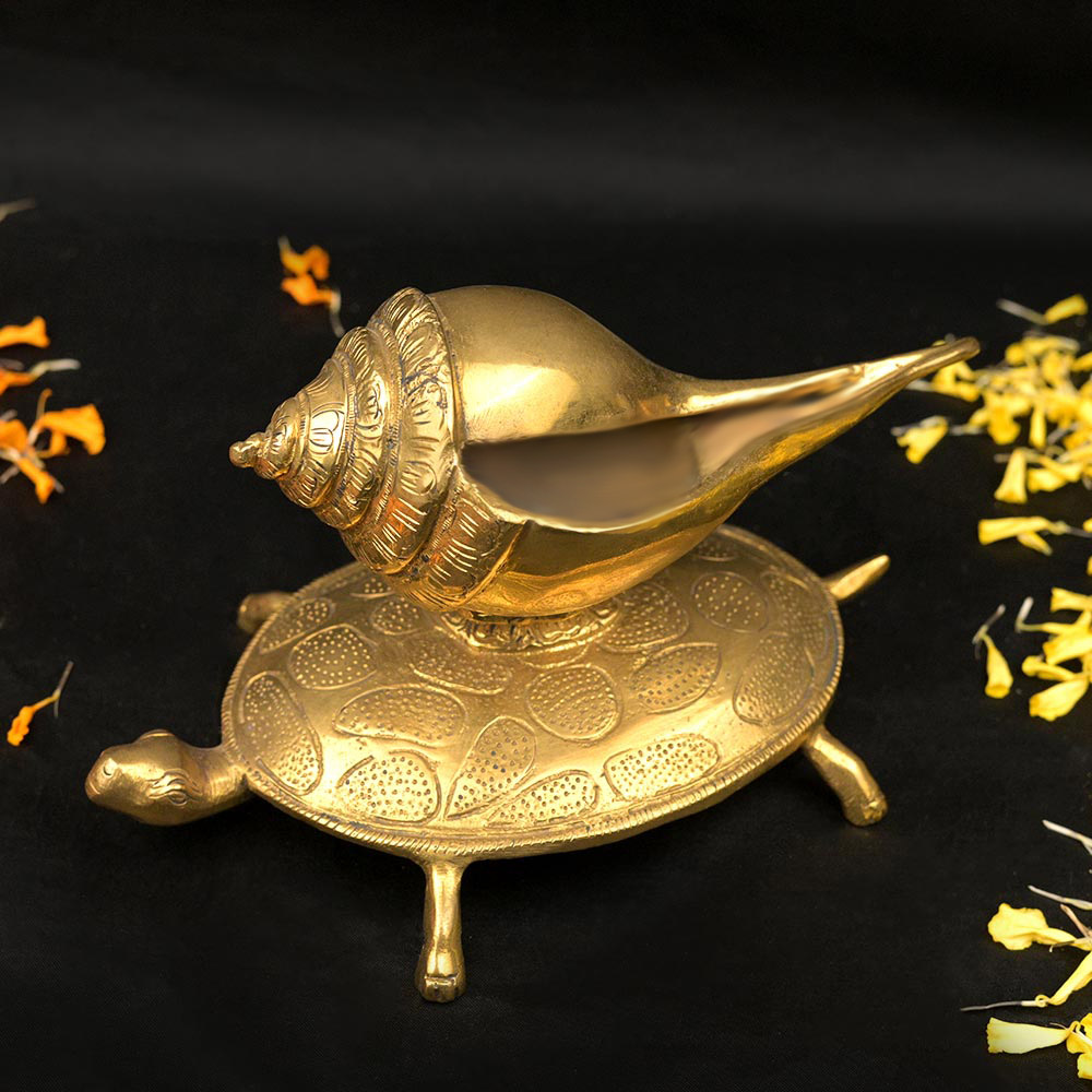 Dakshinavarti