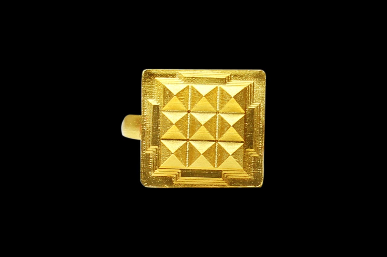 Pyramid Ring