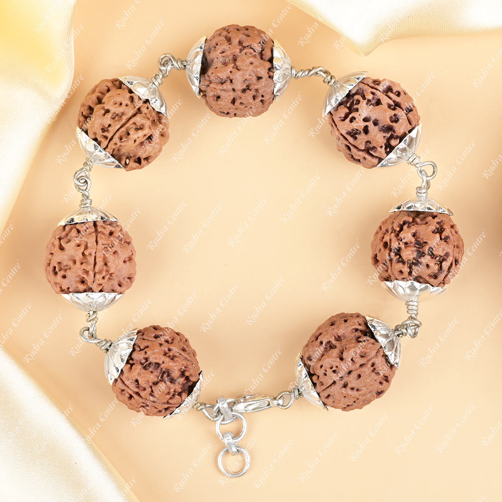 4 Mukhi Nepali Rudraksha 925 Silver Star Caps Bracelet