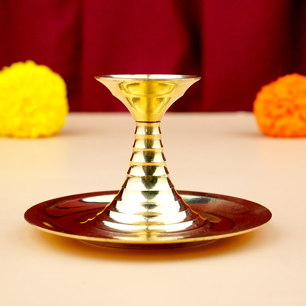 Brass Kapoor Aarti Holder Stand