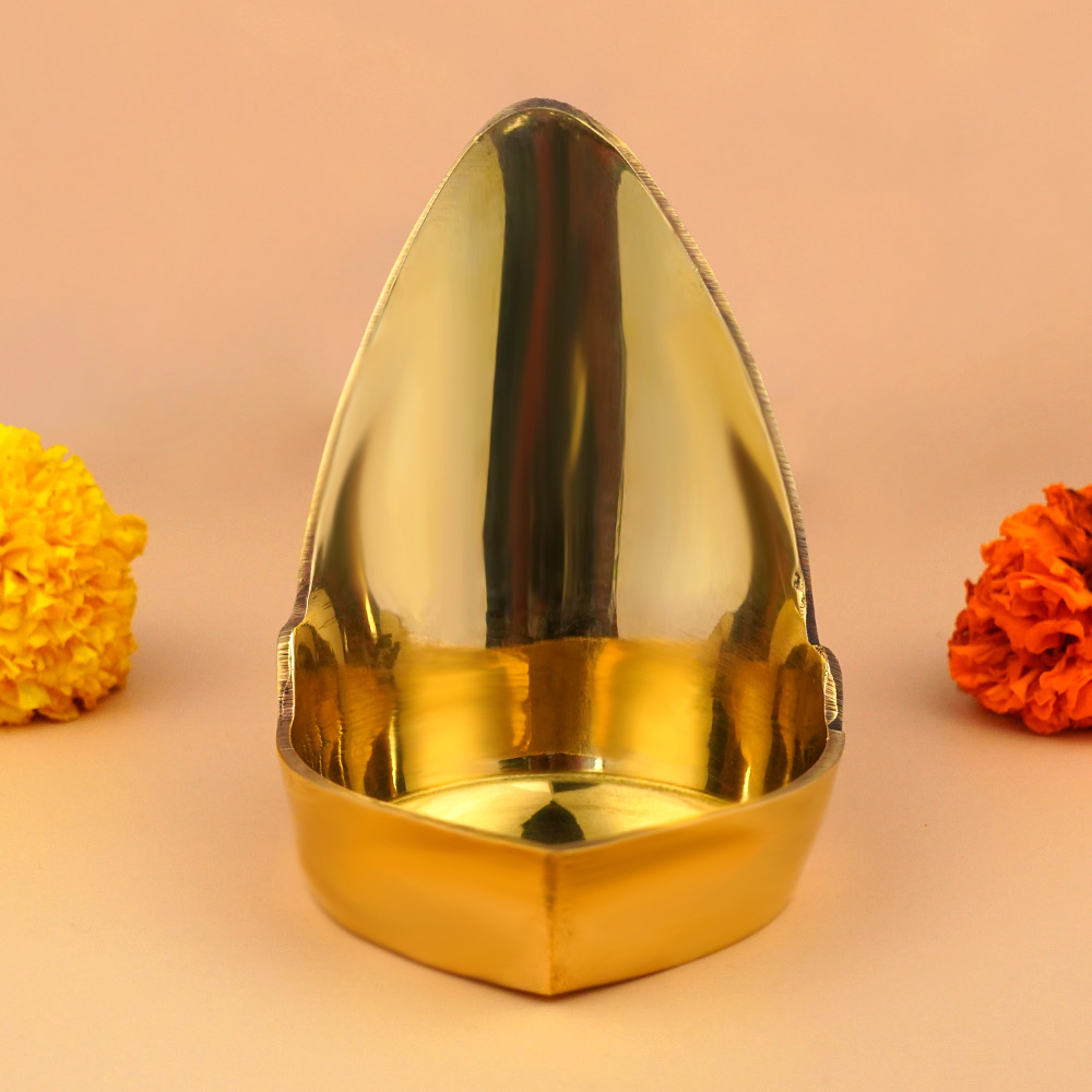 Mada Vilakku Brass Deepam