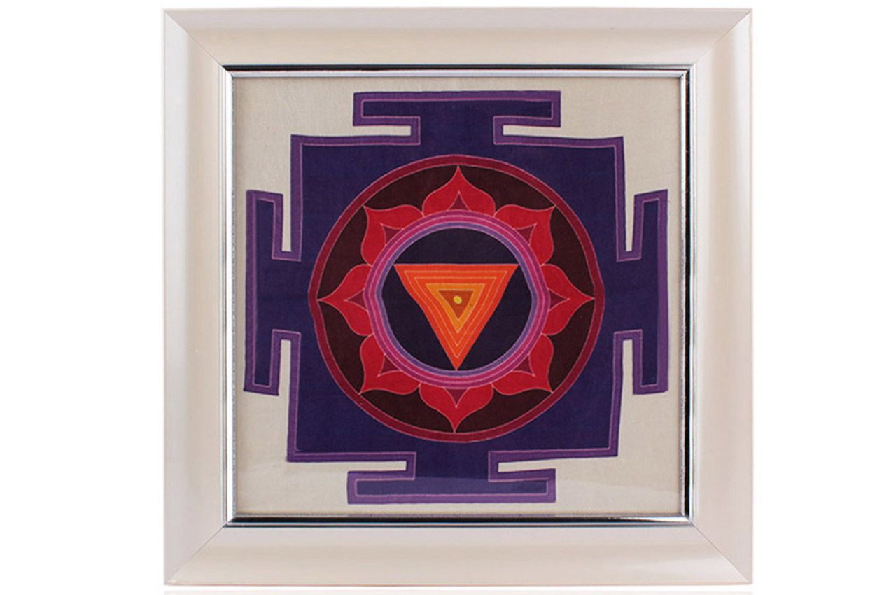 YSF10_Mahakali_Yantra_on_silk_with_frame_(3)