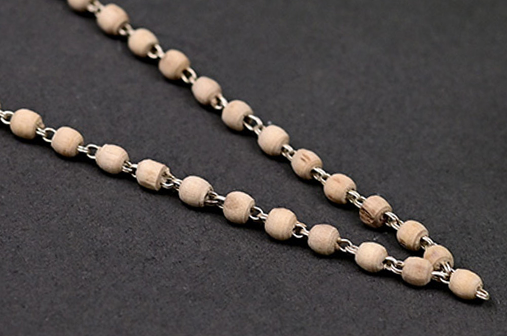 White Tulsi Kanthi Mala in Silver Wire