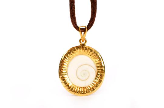Gomati Chakra locket in pure Gold