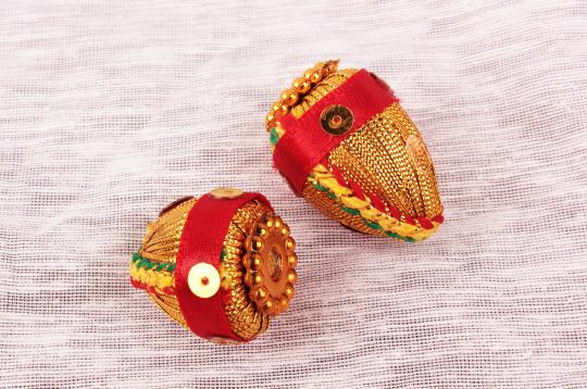 Decorated betelnuts - Set of 2