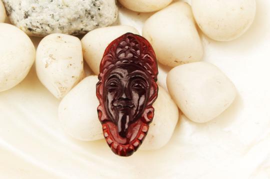 Kaali Face in Gomed - 22.25 Carats