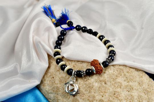 17 mukhi Rudraksha and Blue Sapphire Bracelet - II (Third Eye)