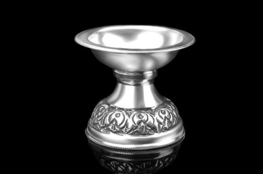 Camphor stand in pure silver