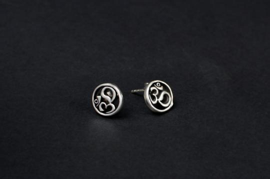 Om Earrings in pure silver - 1.77 gms