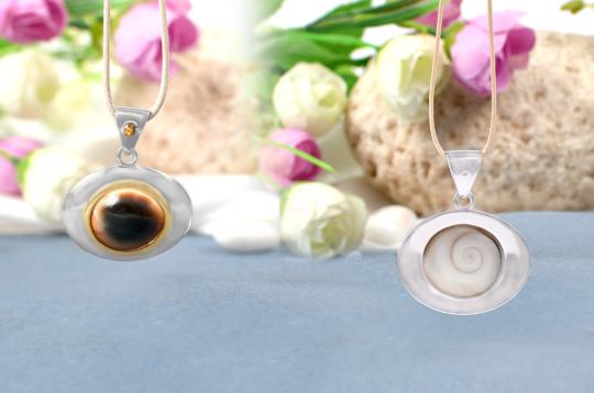 The Gomati MAGIC EYE Chakra Pendant