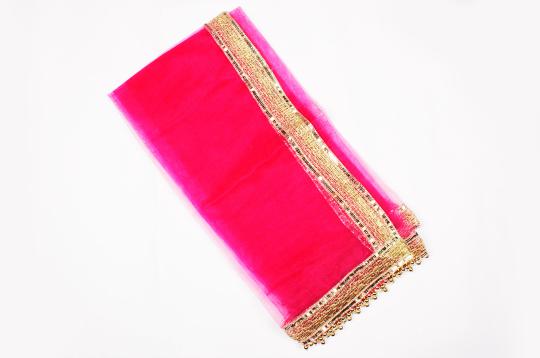 Vibrant Netted Mata Ki Chunri