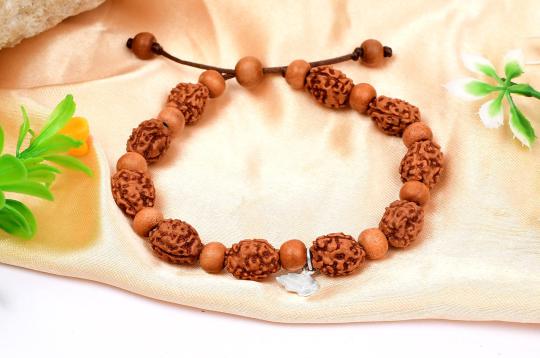 3 mukhi Mahajwala bracelet from Java with White Sandalwood beads