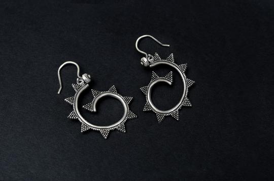 Earrings in pure silver - 8.56 gms