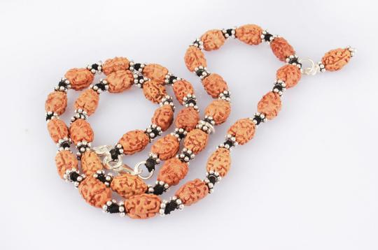 2 mukhi moon mala - Java in silver chakri