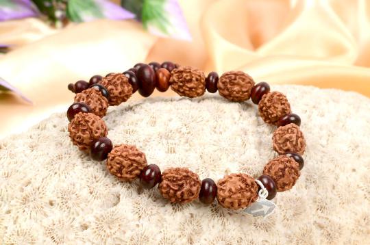 4 mukhi Brahma bracelet from Java with Red Sandalwood beads