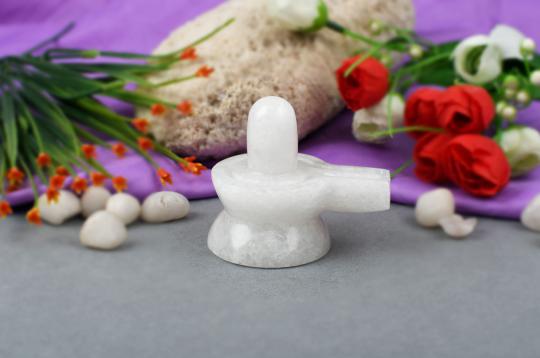 White Agate Shivlinga - 147 gms