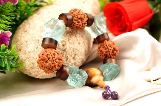 5 Mukhi and Aquamarine gemstone bracelet