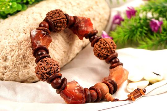 6 Mukhi and Red Jade gemstone bracelet