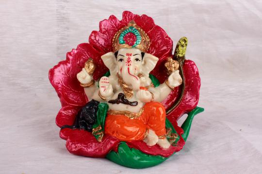 Ganesha on leaf