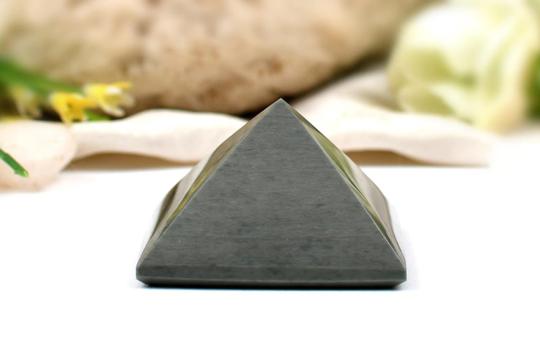 Pyramid in Grey Agate - 45 gms