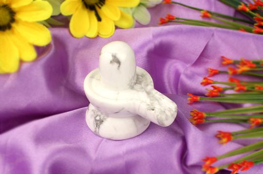 Howlite Shivlinga - 141 gms