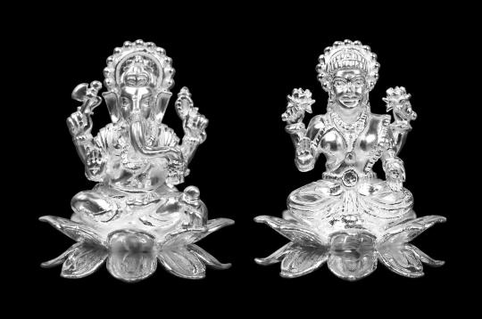 Ganesh Laxmi on Lotus in Pure Silver