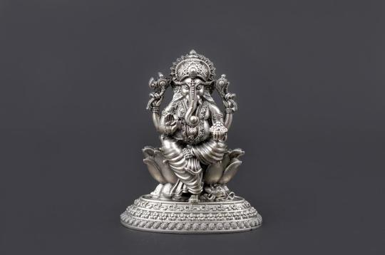Ganesh Idol on Lotus (925 Sterling Silver)