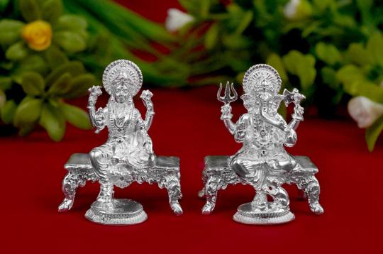 Ganesh Lakshmi on Asan  (925 Sterling Silver)